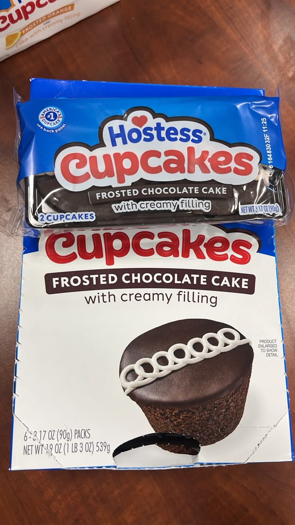 Hostess Chocolate Cupcakes 6ct 19oz Box Frosted Snack Cakes for Lunch
